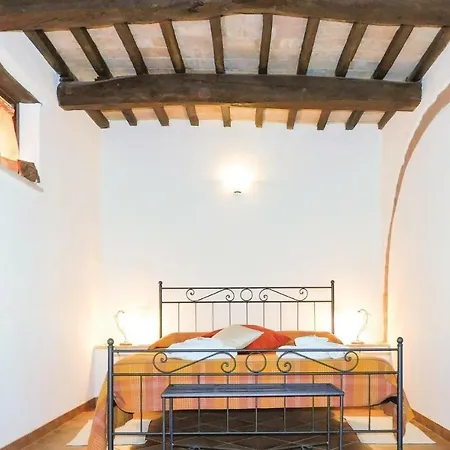 Seven Bedroom Holiday In Pietrafitta