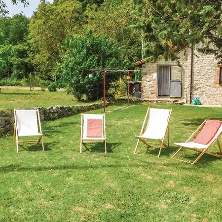 Seven Bedroom Holiday In Pietrafitta Hébergement de vacances